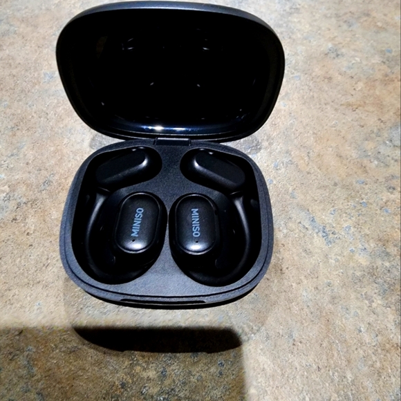 Miniso Wireless Earbud x30 Translator - Picture 1 of 5